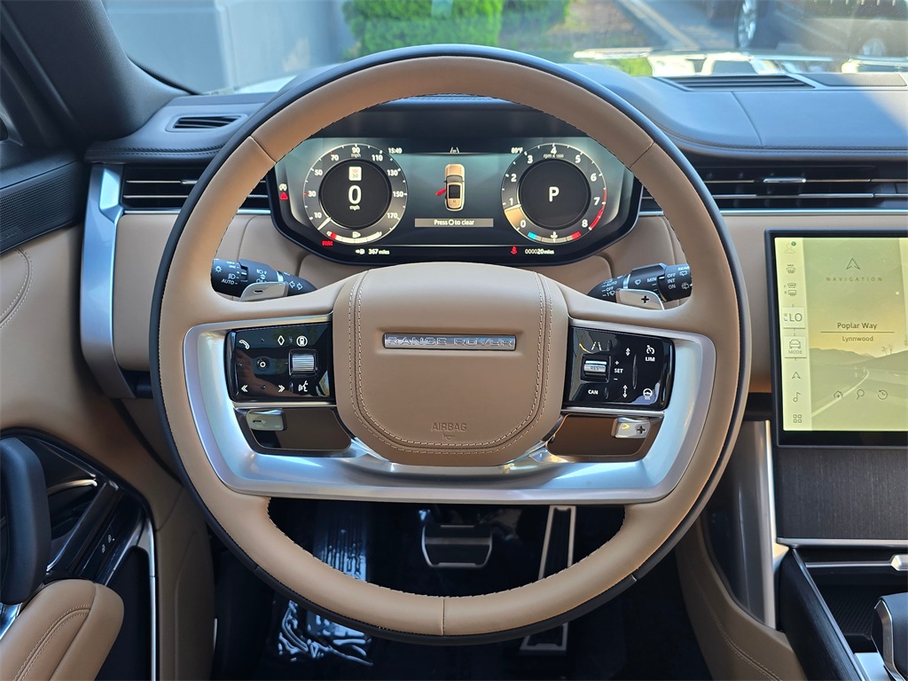 2025 Land Rover Range Rover SE photo 11