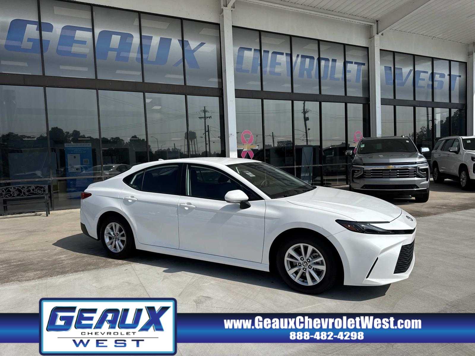 2025 Toyota Camry LE's photo