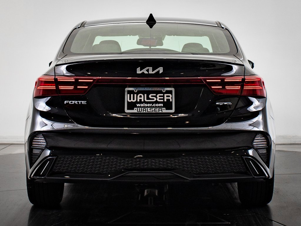 2022 Kia Forte GT-Line photo 7