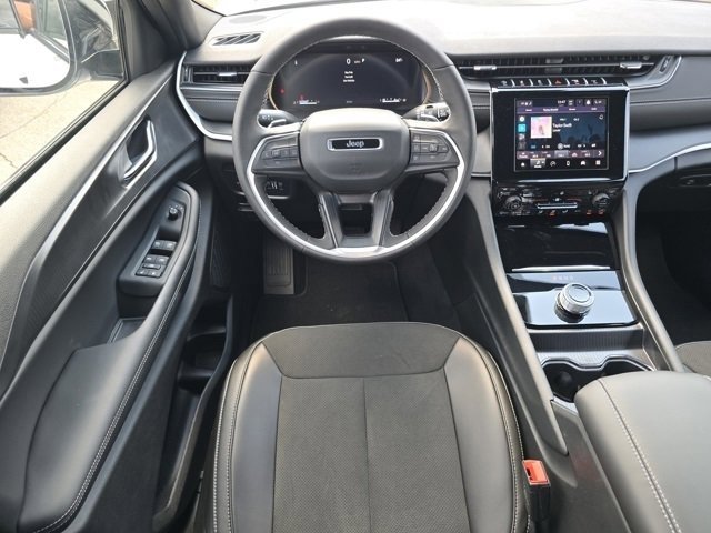 2025 Jeep Grand Cherokee Altitude X photo 2
