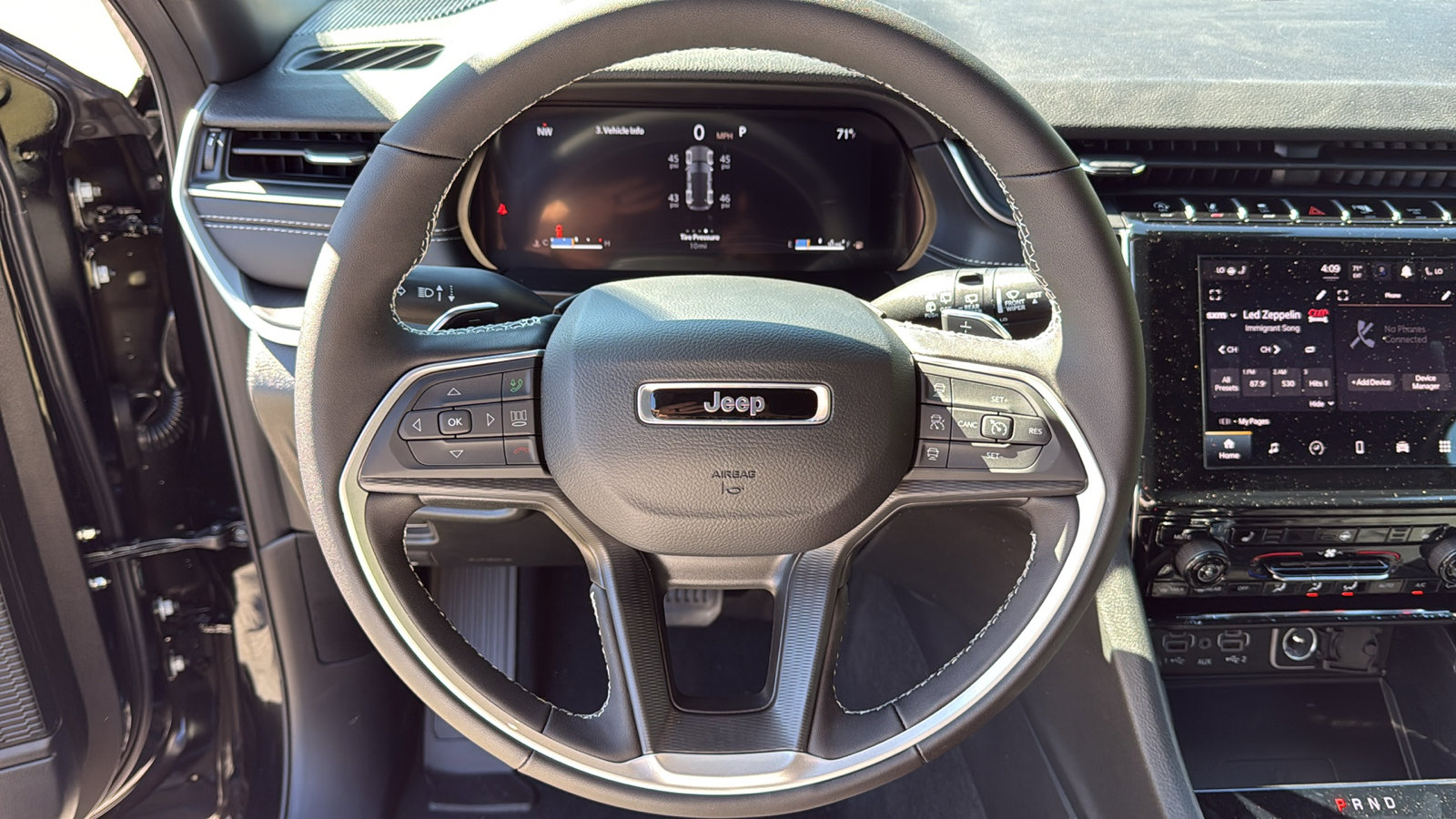 2025 Jeep Grand Cherokee Altitude photo 5