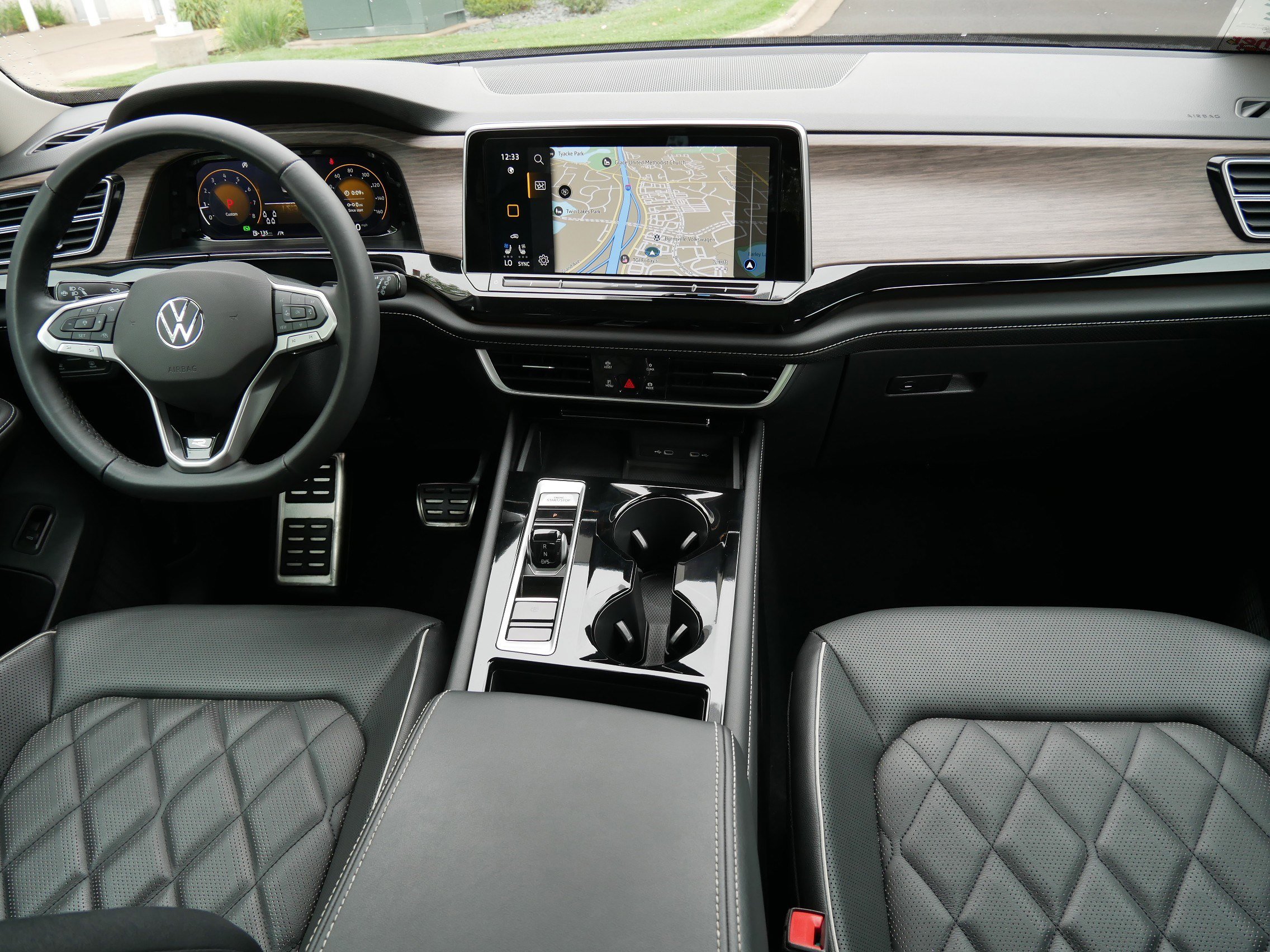 2024 Volkswagen Atlas SEL Premium R-Line photo 10