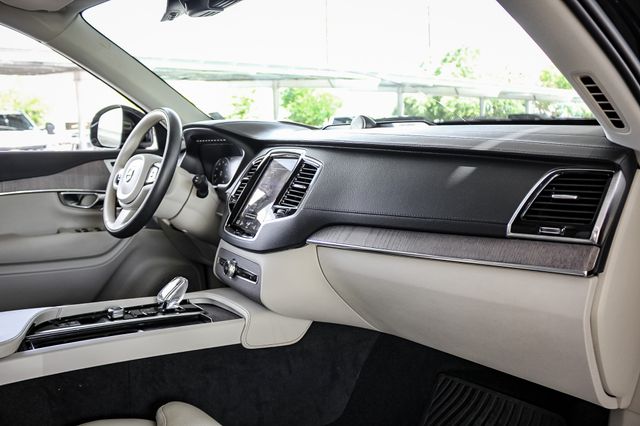 2022 Volvo XC90 Recharge T8 Inscription photo 19