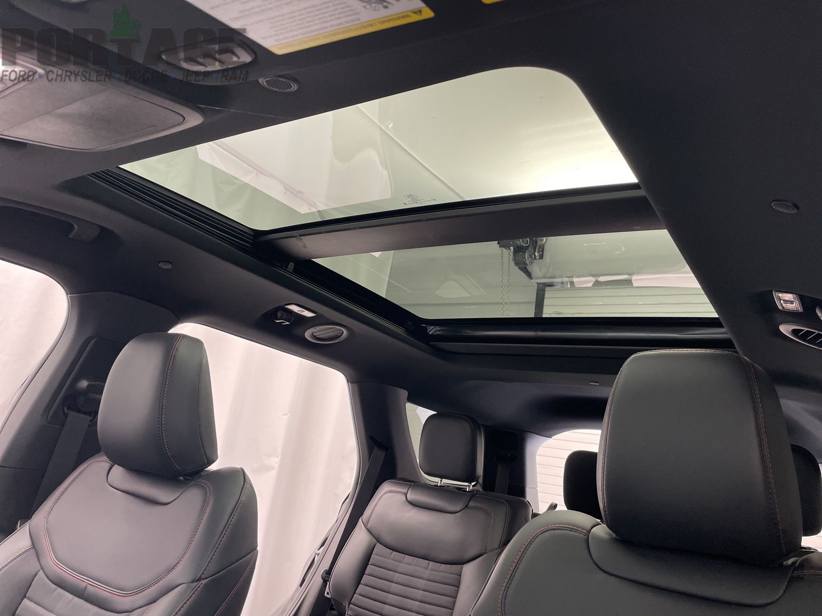 2025 Ford Explorer ST-Line photo 23
