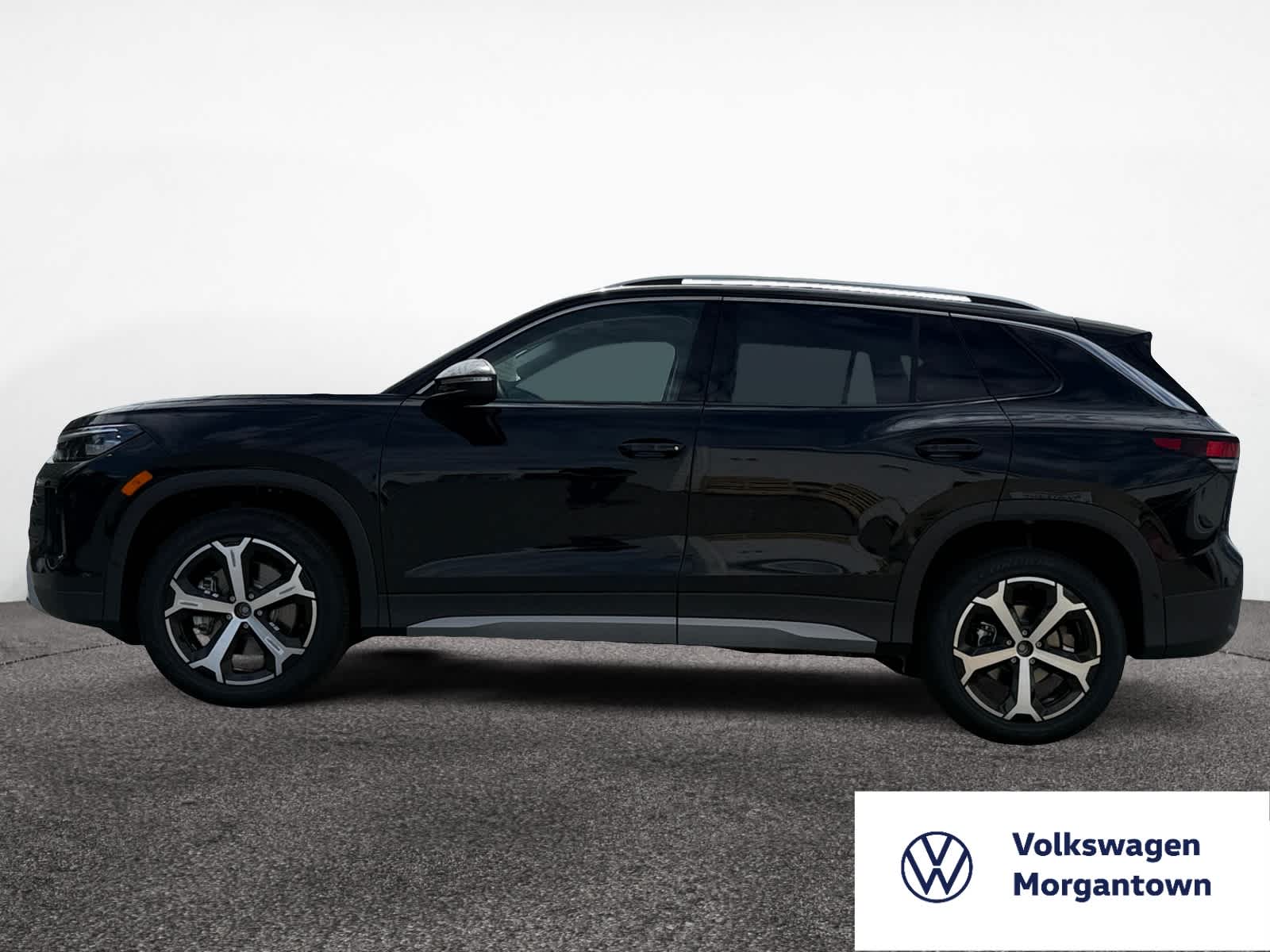 2025 Volkswagen Tiguan SE photo 2