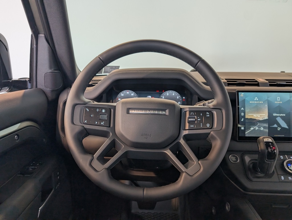 2025 Land Rover Defender 90 X-Dynamic SE photo 13