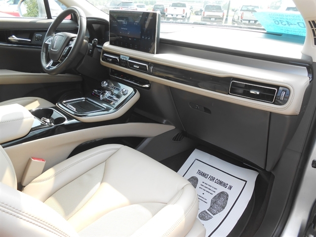 2021 Lincoln Nautilus Standard photo 4
