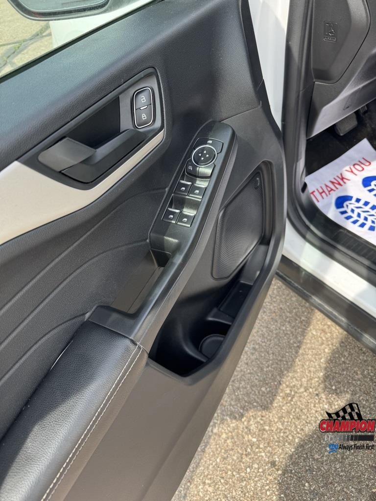 2022 Ford Escape SE photo 17