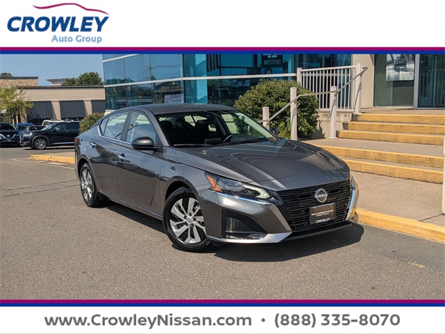 2025 Nissan Altima S's photo