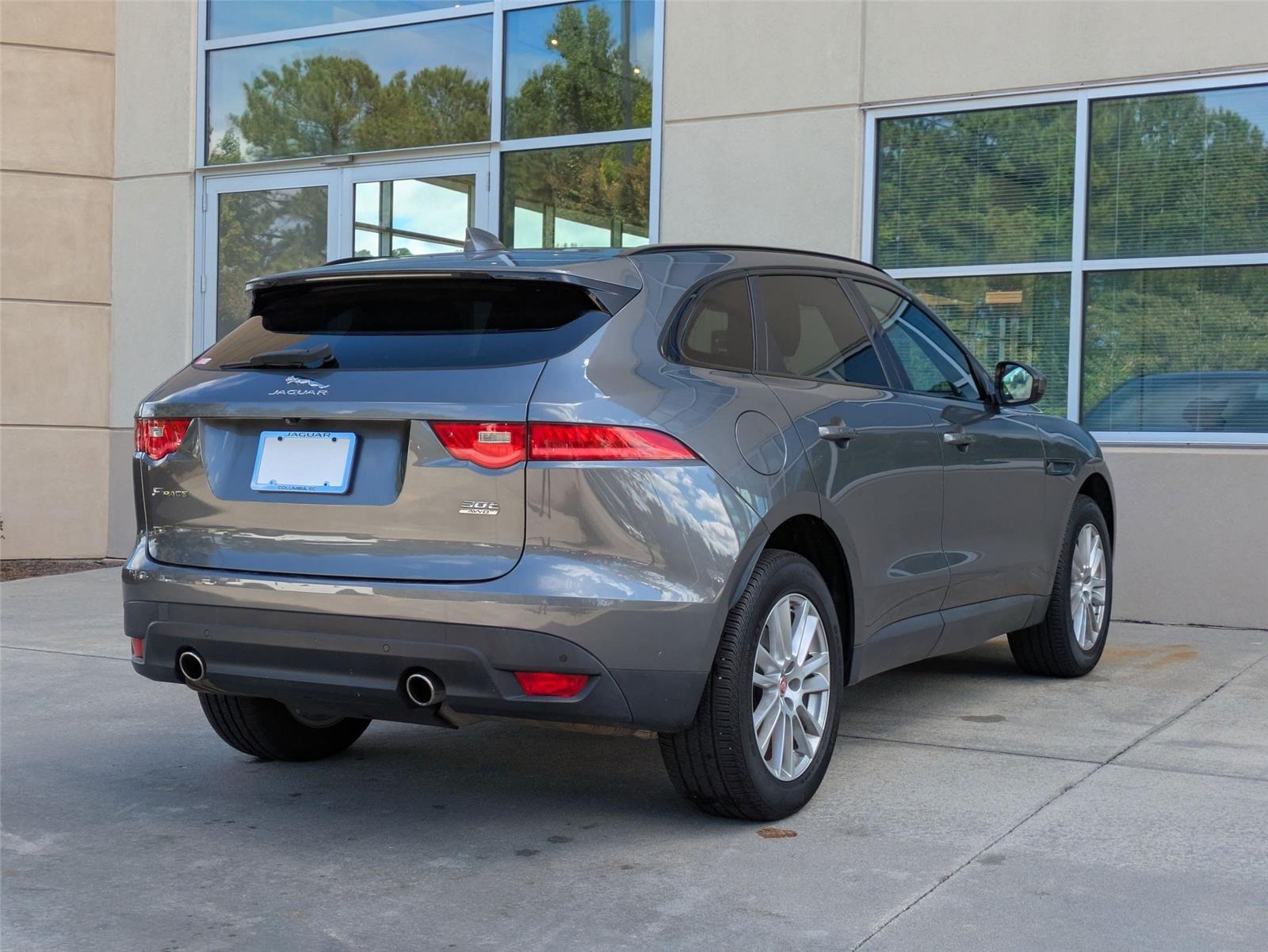 2019 Jaguar F-PACE Prestige photo 4