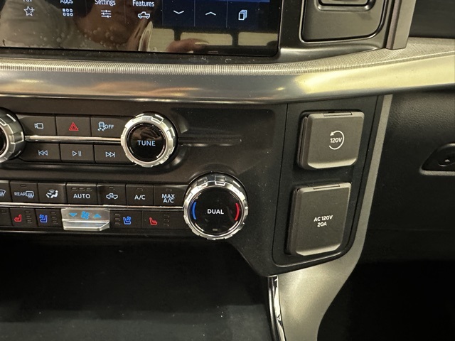 2025 Ford F-150 Lariat photo 27