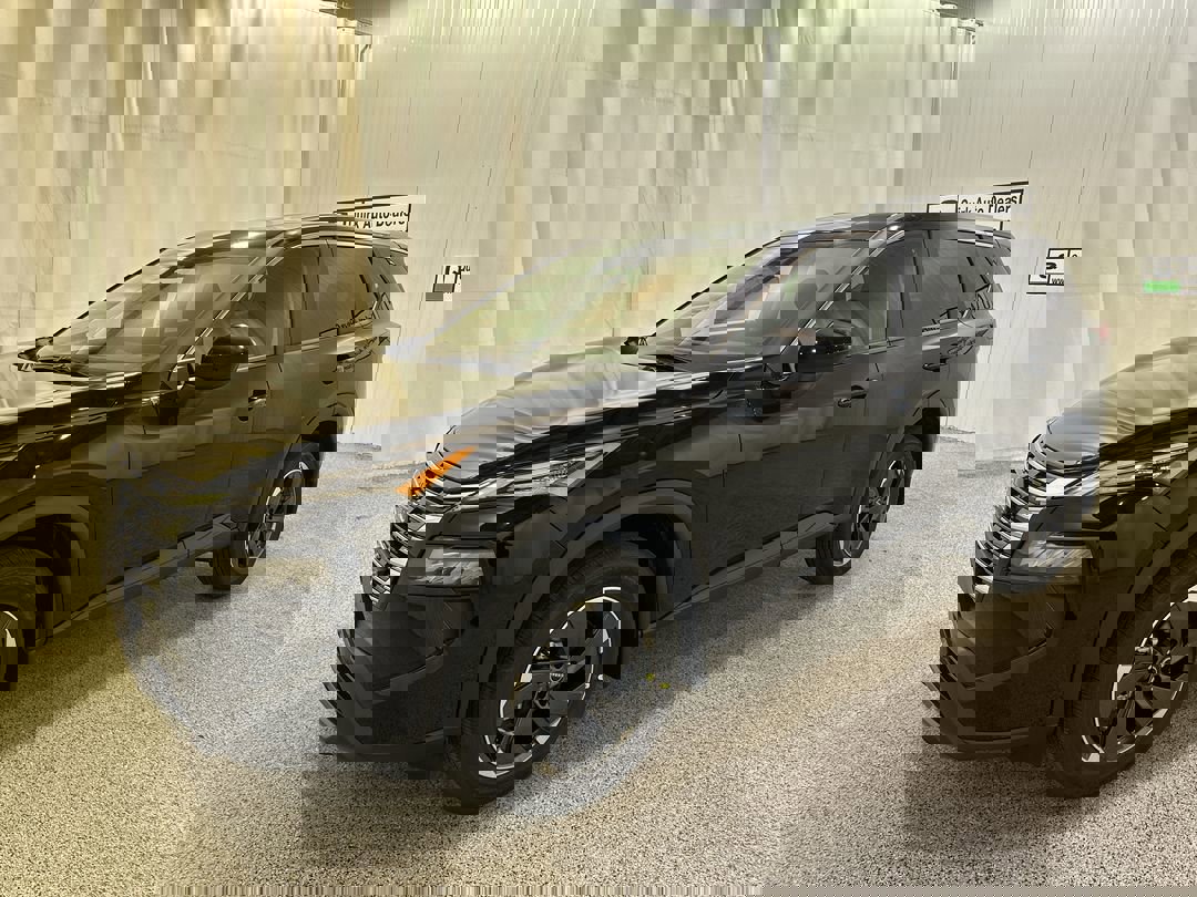 2026 Nissan Rogue SV photo 3