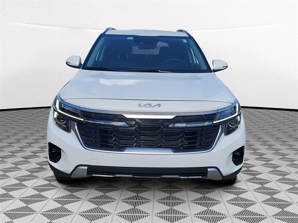 2024 Kia Seltos EX photo 2