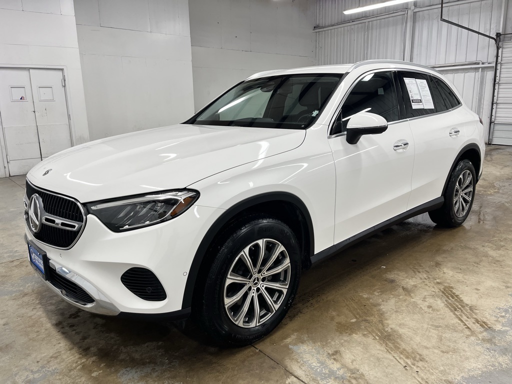 2024 Mercedes Benz GLC 300 photo 4
