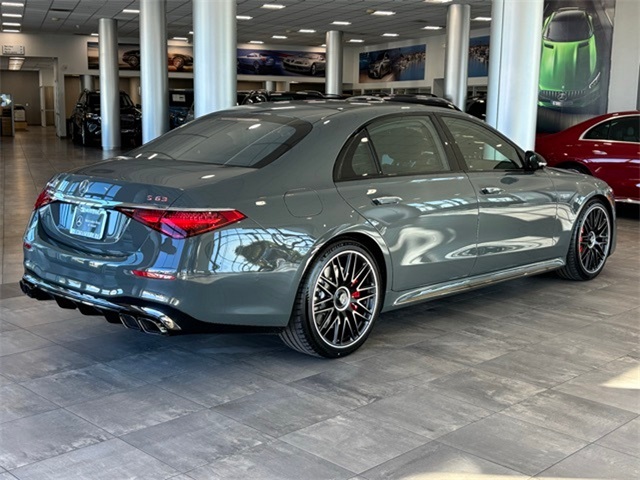 2025 Mercedes Benz S 450 63 e 4MATIC photo 3