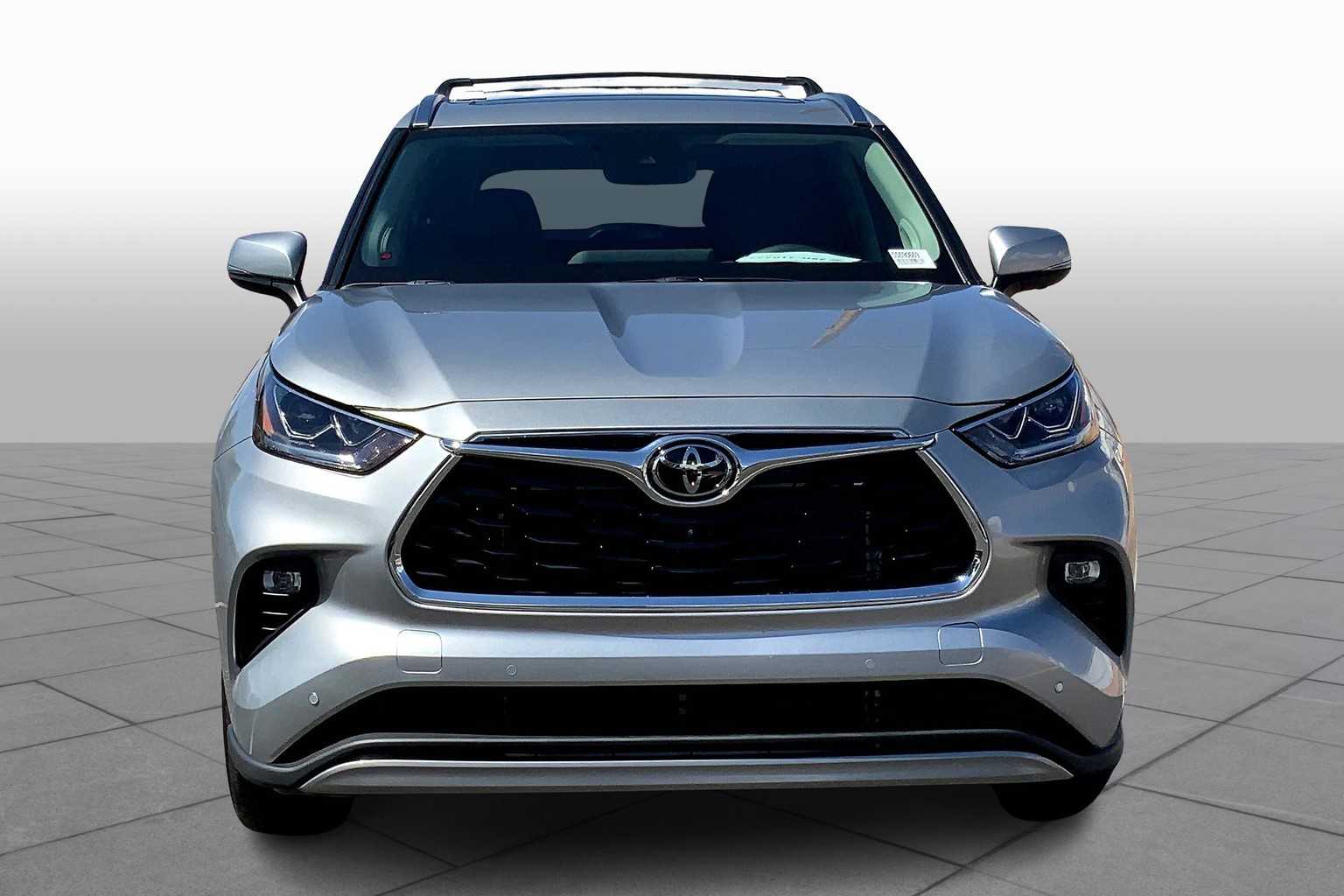 2025 Toyota Highlander Platinum photo 3