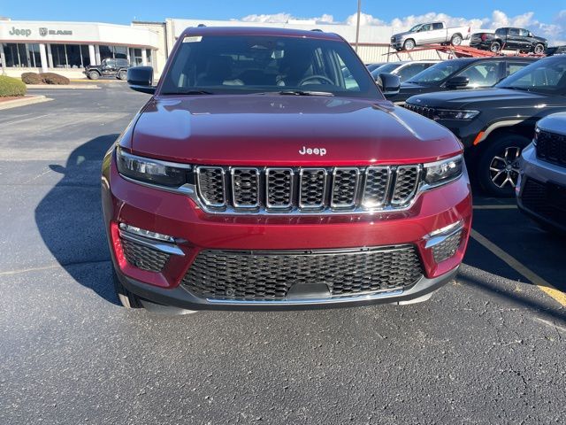 2025 Jeep Grand Cherokee Limited photo 2