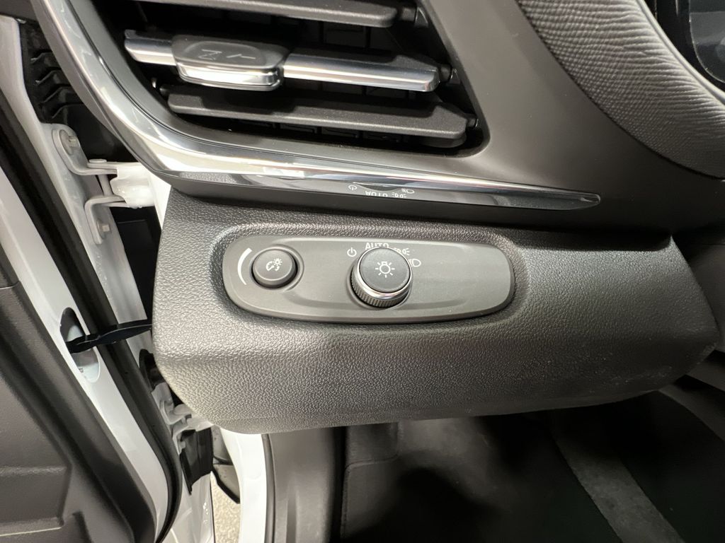 2025 Buick Envista Preferred photo 17
