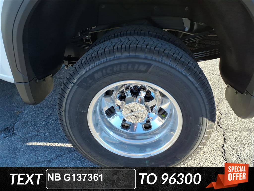 2026 Gmc Sierra 3500 HD Denali photo 4