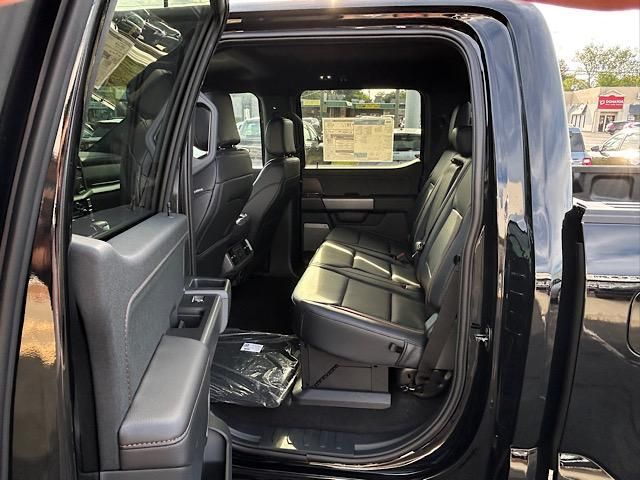 2025 Ford F-150 Lariat photo 35