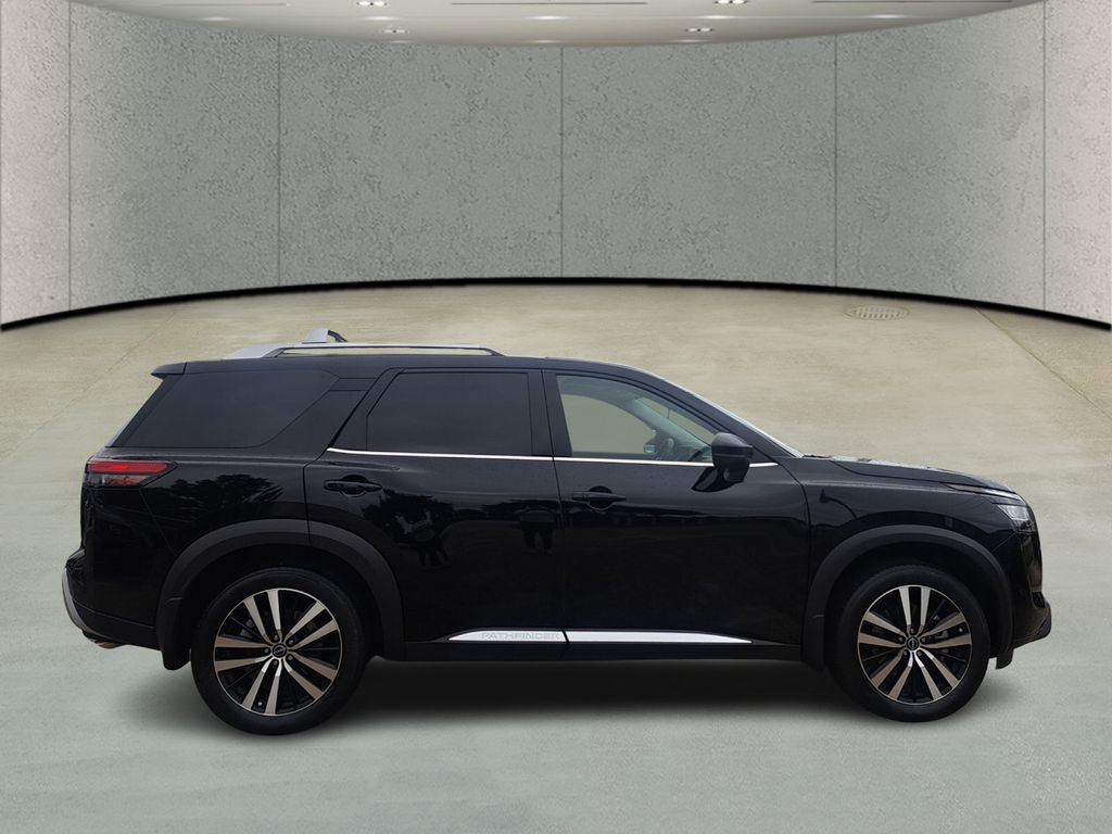2024 Nissan Pathfinder Platinum photo 4