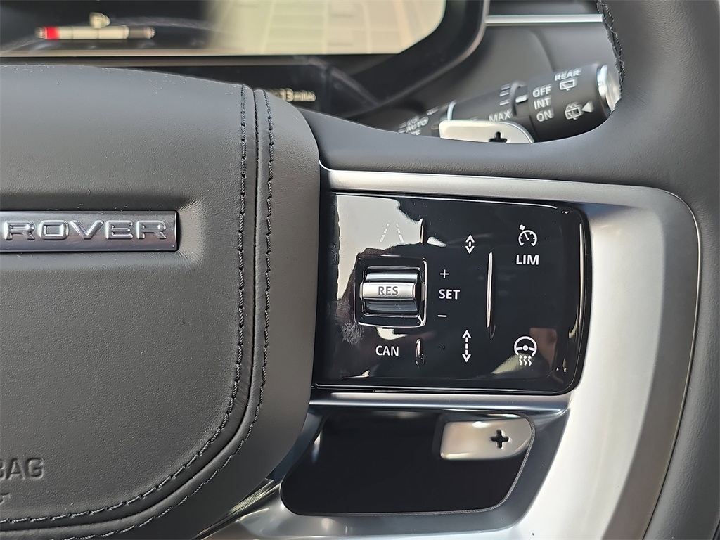 2025 Land Rover Range Rover SE photo 19