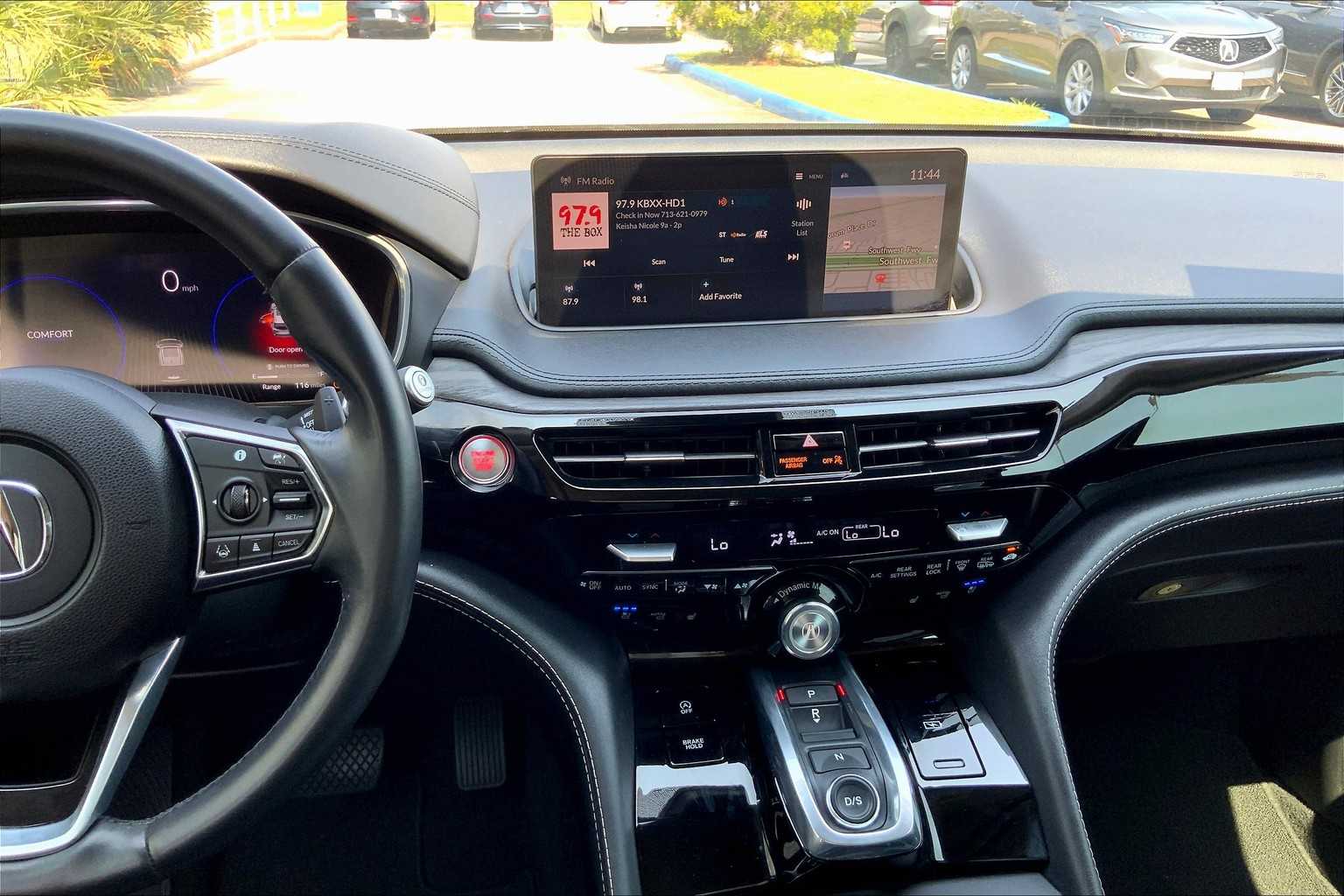 2023 Acura MDX SH-AWD Advance photo 6