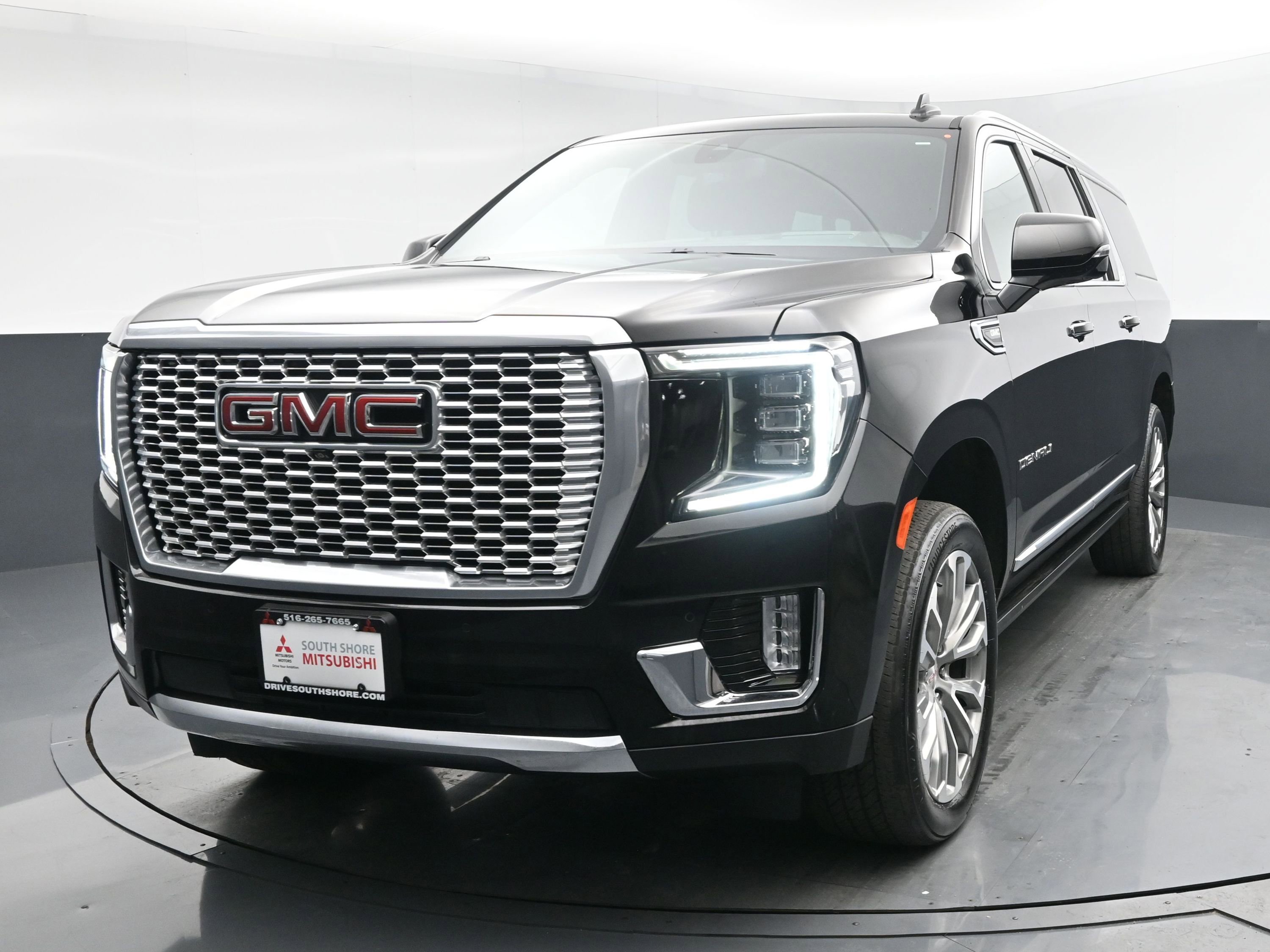 2022 GMC Yukon XL Denali's photo