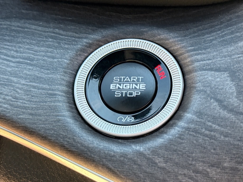 2024 Jeep Grand Cherokee Overland 4xe photo 13