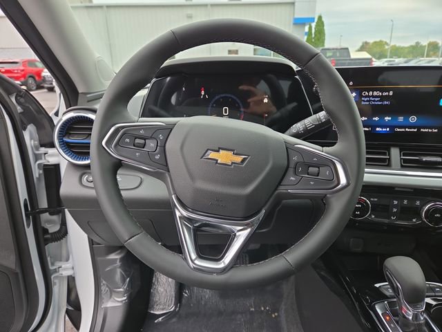2025 Chevrolet Trax LT photo 13