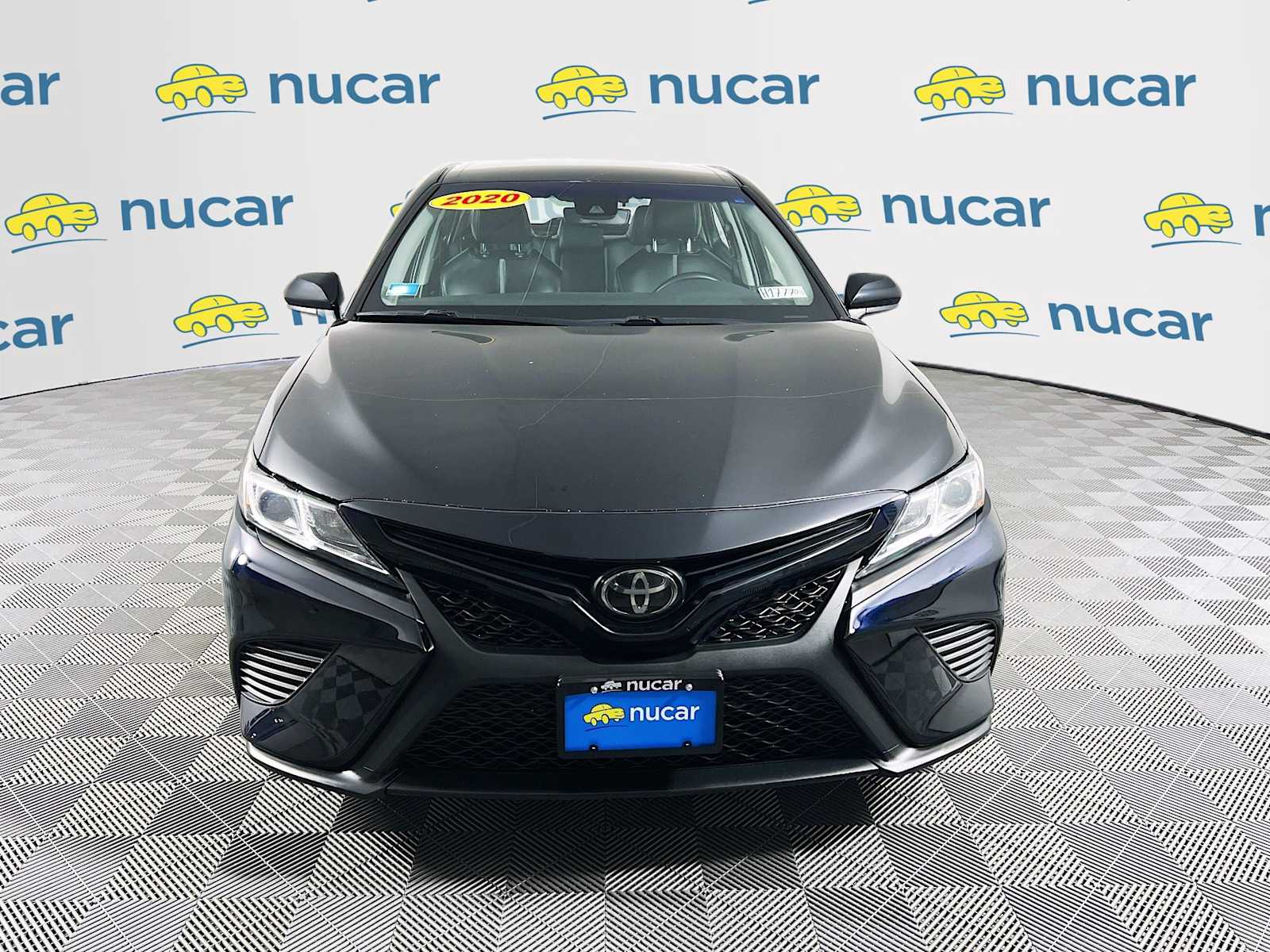 2020 Toyota Camry SE photo 2