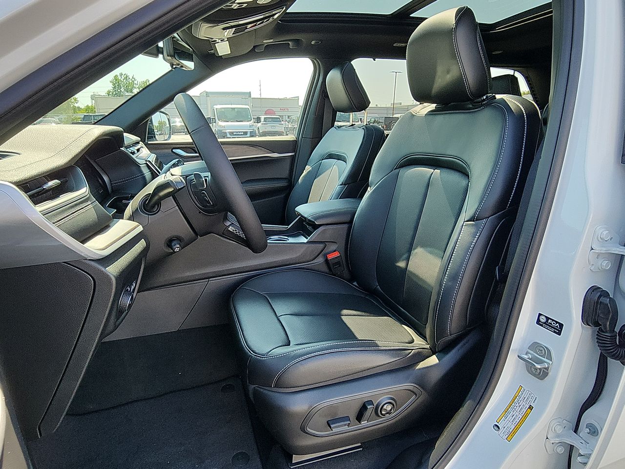 2025 Jeep Grand Cherokee Limited photo 11