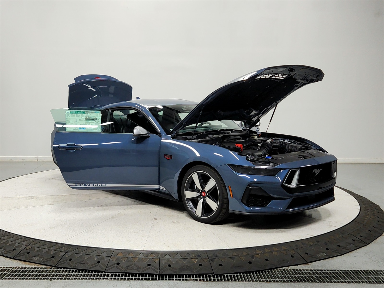 2025 Ford Mustang GT Premium photo 9