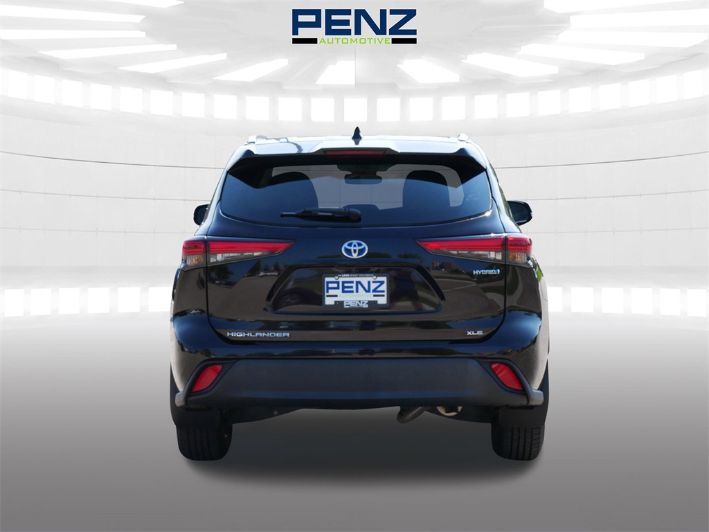 2022 Toyota Highlander Hybrid XLE photo 3