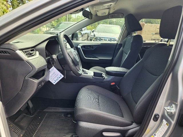 2025 Toyota RAV4 LE photo 13
