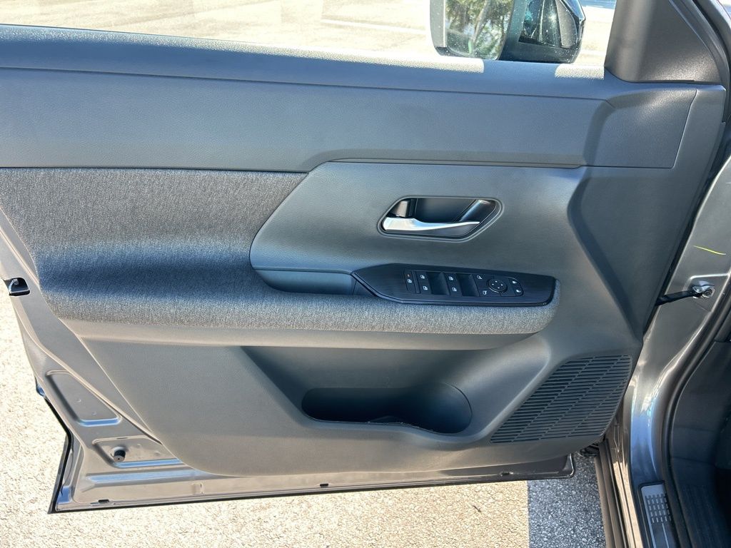 2026 Nissan Kicks SV photo 10