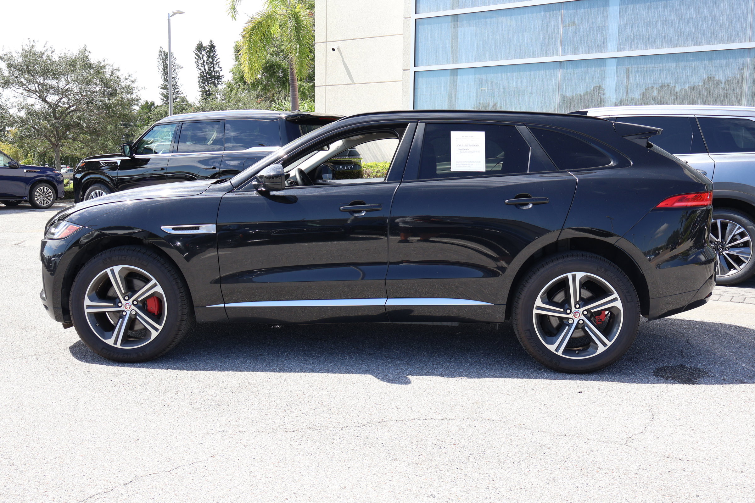 2017 Jaguar F-PACE S photo 4