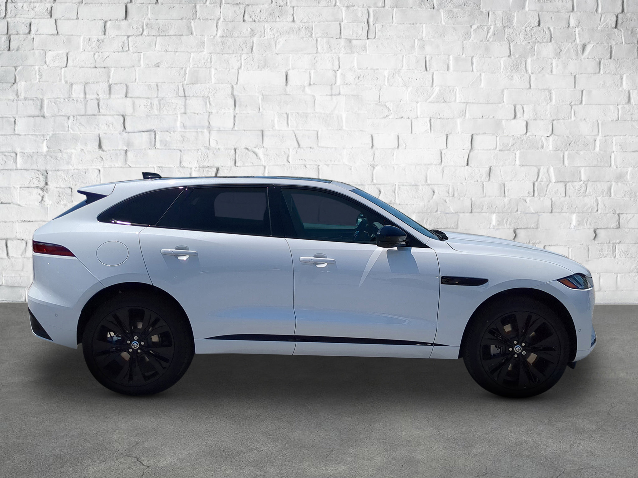 2026 Jaguar F-PACE P400 R-Dynamic S photo 4