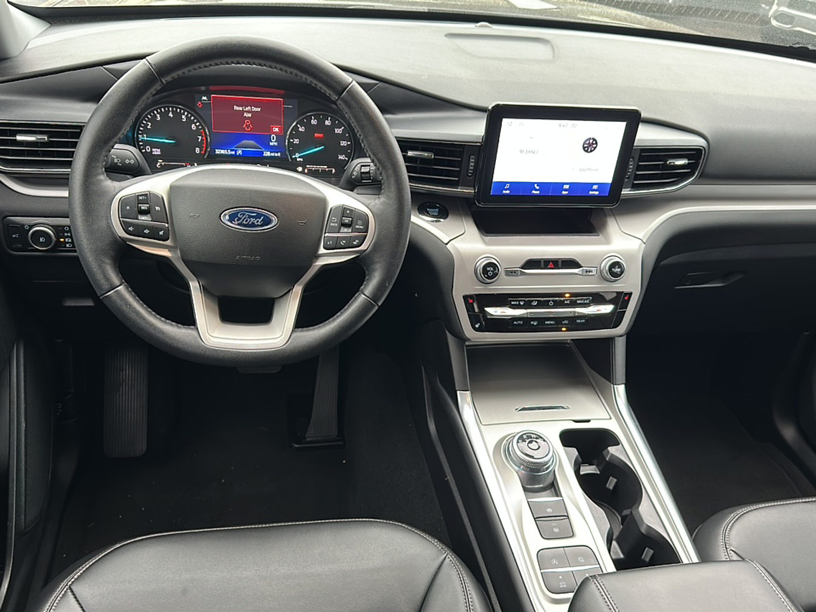 2024 Ford Explorer XLT photo 14