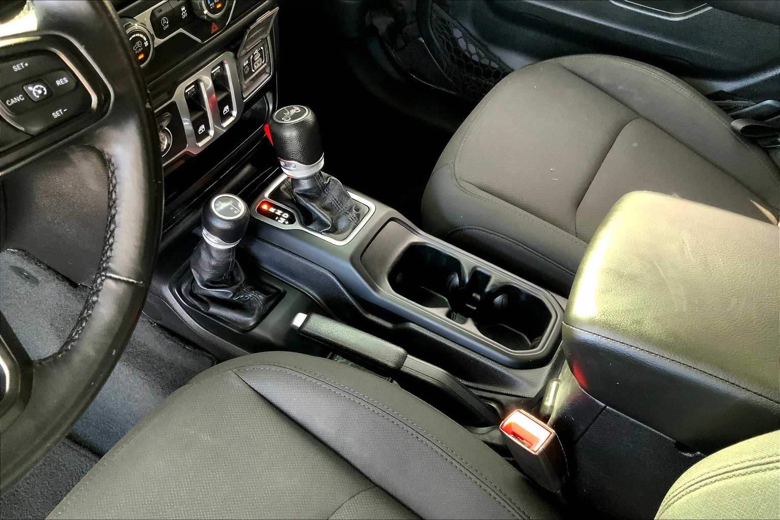 2018 Jeep Wrangler Sport S photo 14