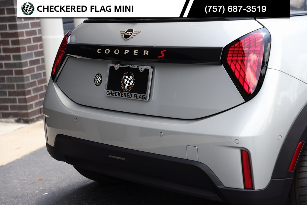 2025 Mini Cooper S Iconic photo 9