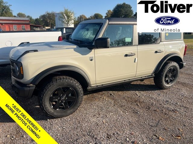 2025 Ford Bronco 4-Door Big Bend's photo