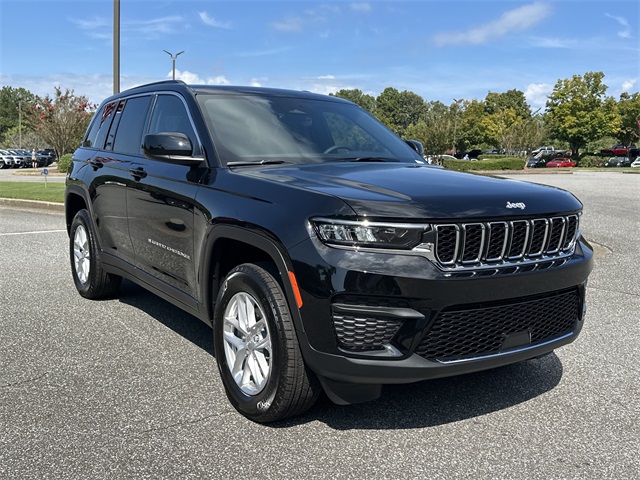 2025 Jeep Grand Cherokee Laredo X photo 3