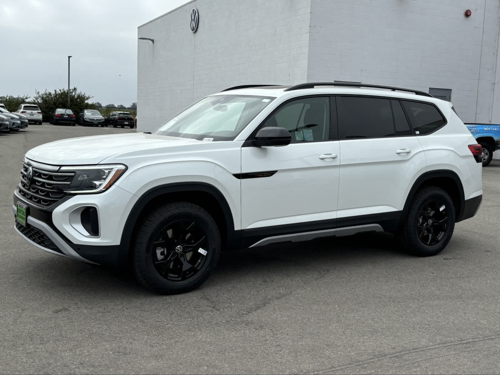2024 Volkswagen Atlas Peak Edition SEL photo 7
