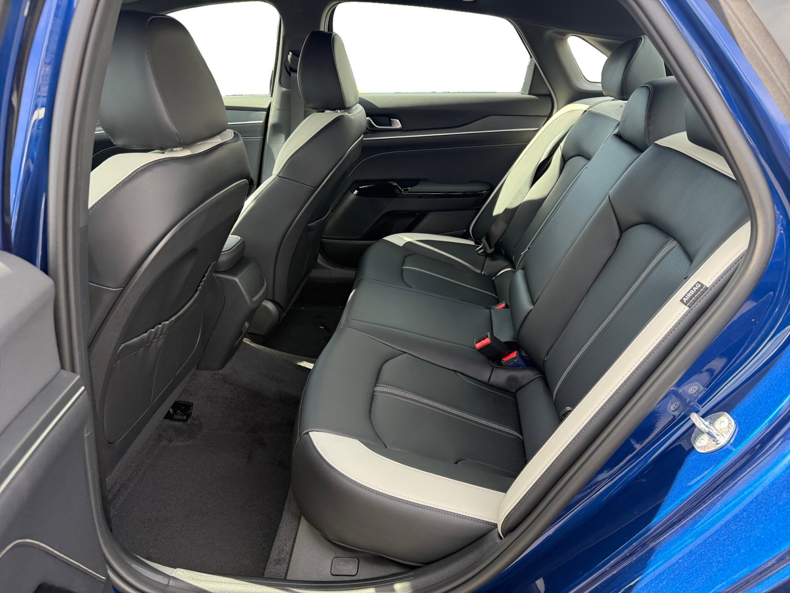 2025 Kia K5 GT-Line photo 15