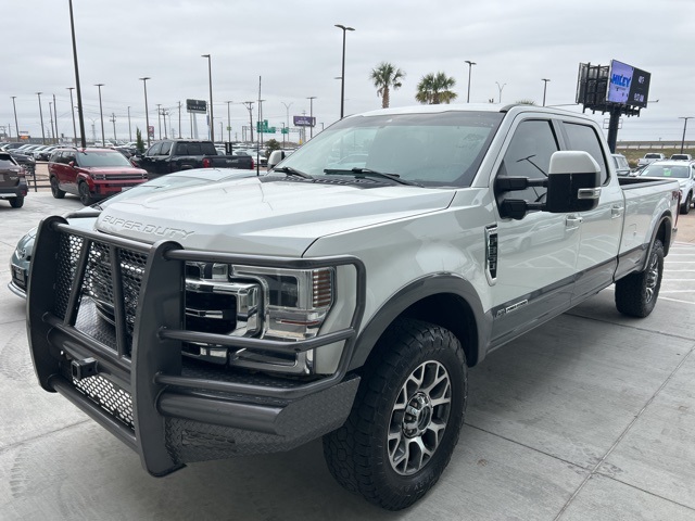 2022 Ford F-350 Super Duty Lariat's photo