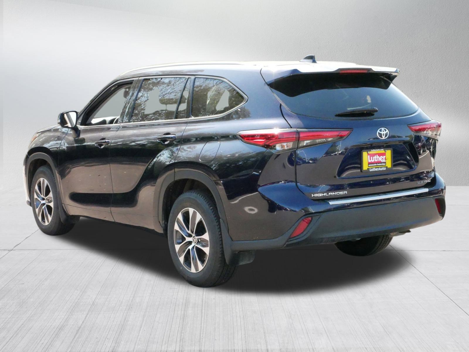 2022 Toyota Highlander XLE photo 5