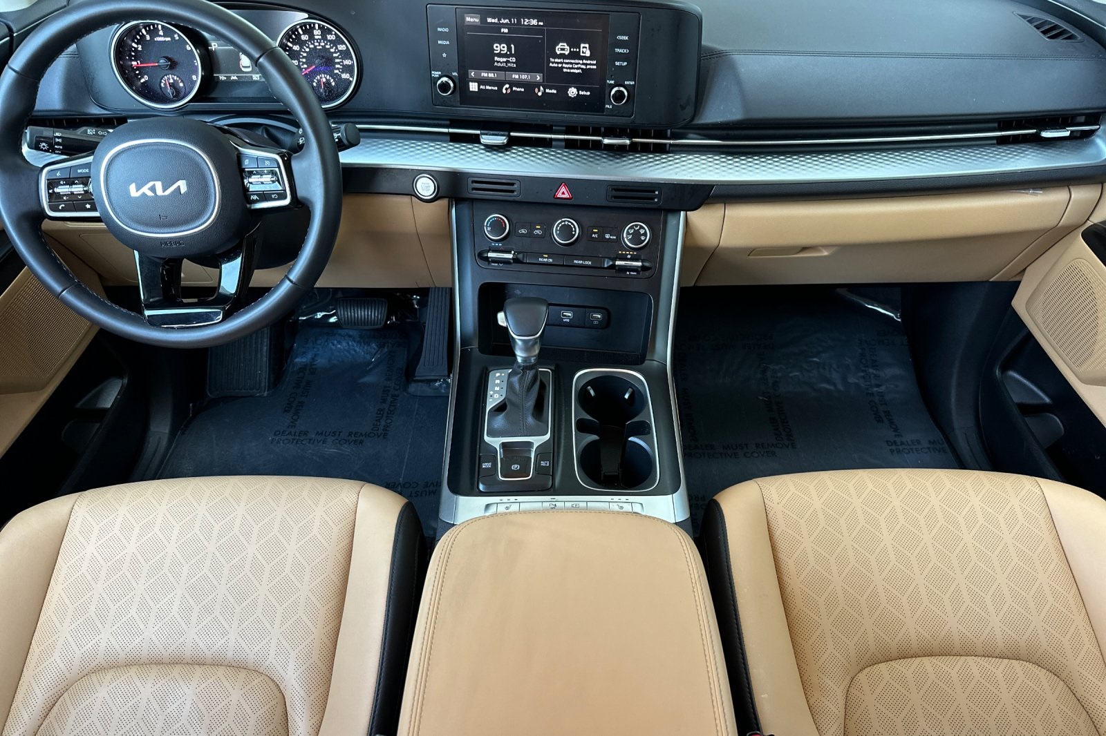 2024 Kia Carnival LX photo 13