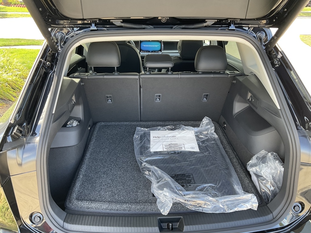 2025 Volkswagen Tiguan SE photo 3