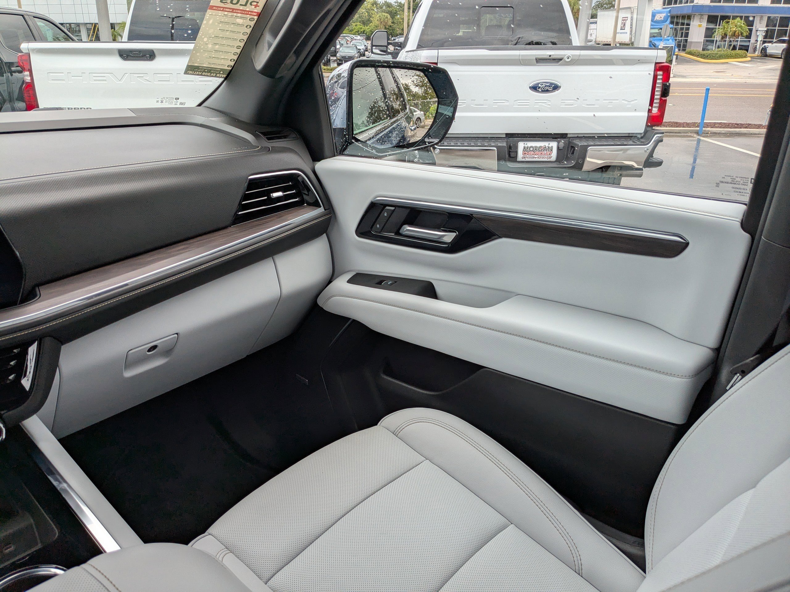 2025 Chevrolet Tahoe Premier photo 17